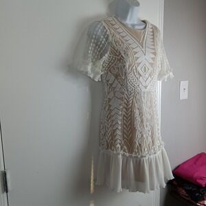 BaeVely Dress Womens Small Embroidered‎ Mesh Short Sleeve Ruffle Hem Boho